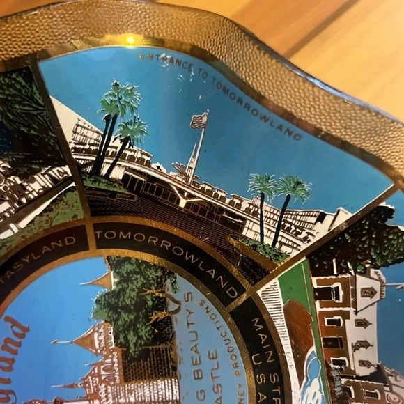 DISNEYLAND Vintage 1960s Mid Century Scalloped Ash Tray Jewelry Trinket Dish - Picture 4 of 6